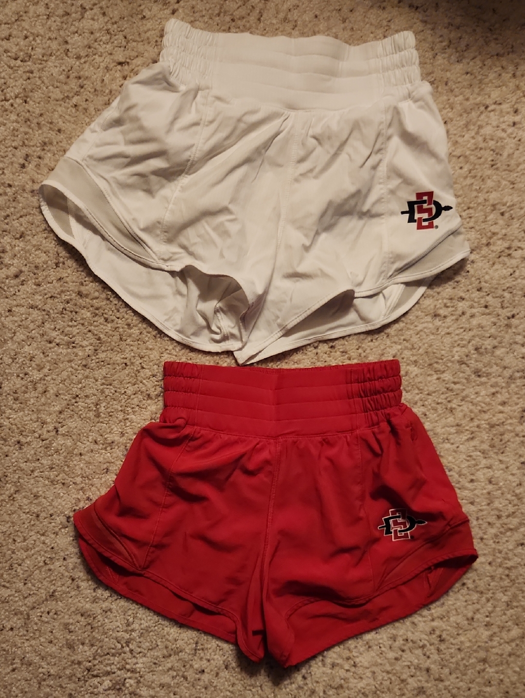Girls/Women's Lululemon White & Red Athletic Shorts With Sdsu Logo, Size 0